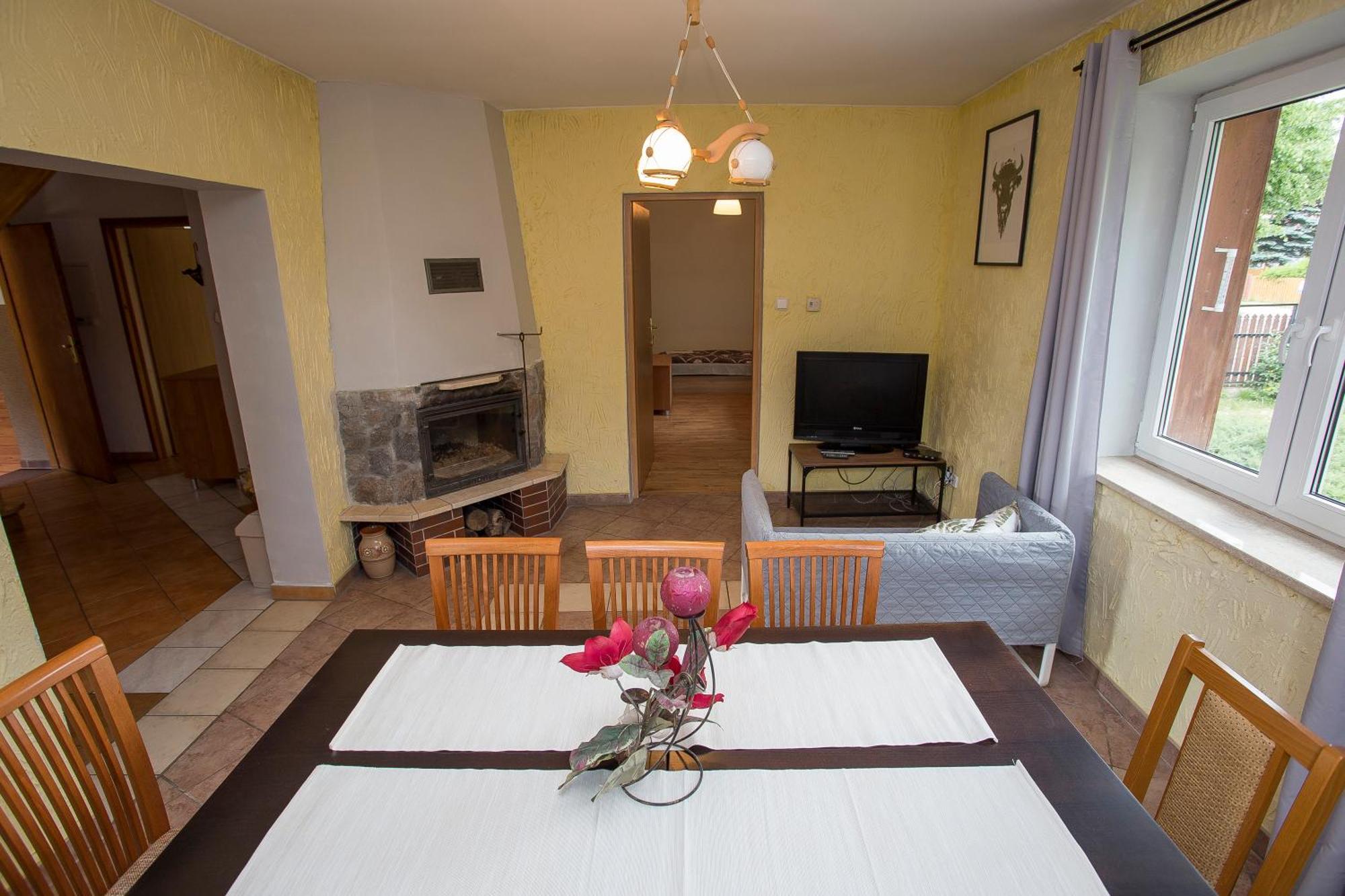 Happy Bison - A 5 Bedroom House With A Garden Białowieża Esterno foto