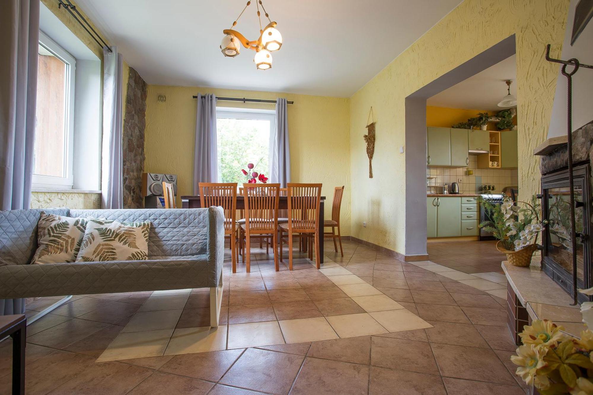 Happy Bison - A 5 Bedroom House With A Garden Białowieża Esterno foto